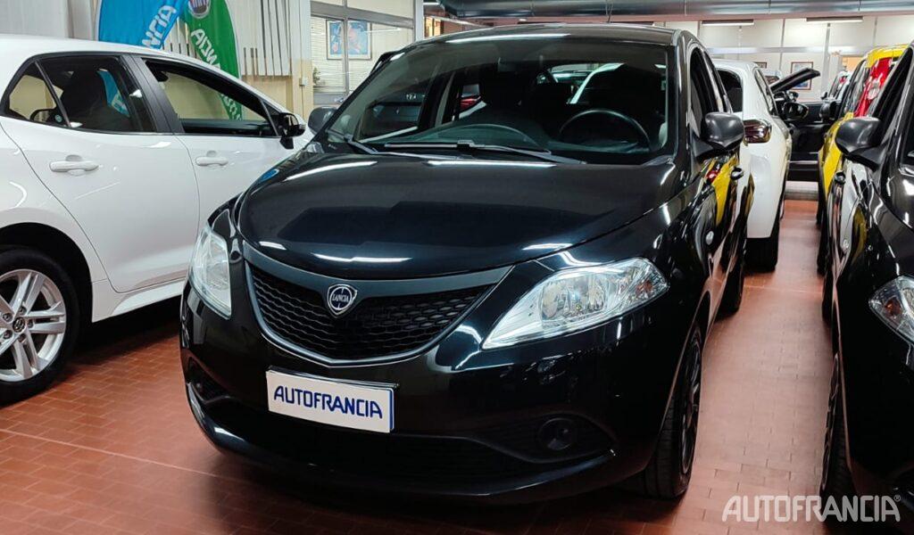 LANCIA YPSILON 1.0 HYBRID SILVER