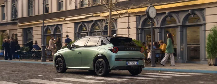 Nuova Lancia Ypsilon Ibrida promozione Autofrancia