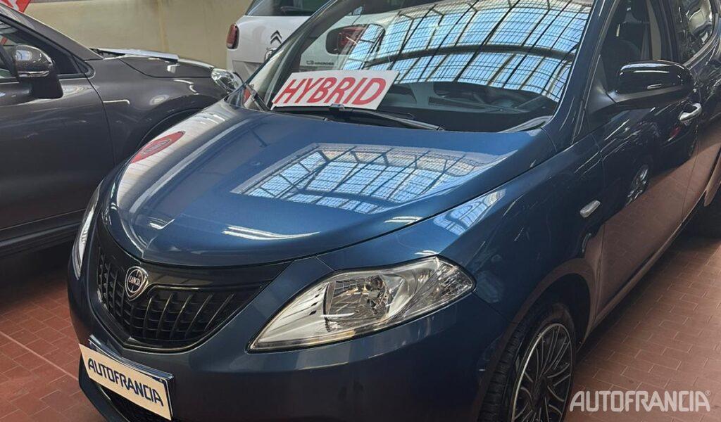 YPSILON 1.0 HYBRID 70 CV SILVER