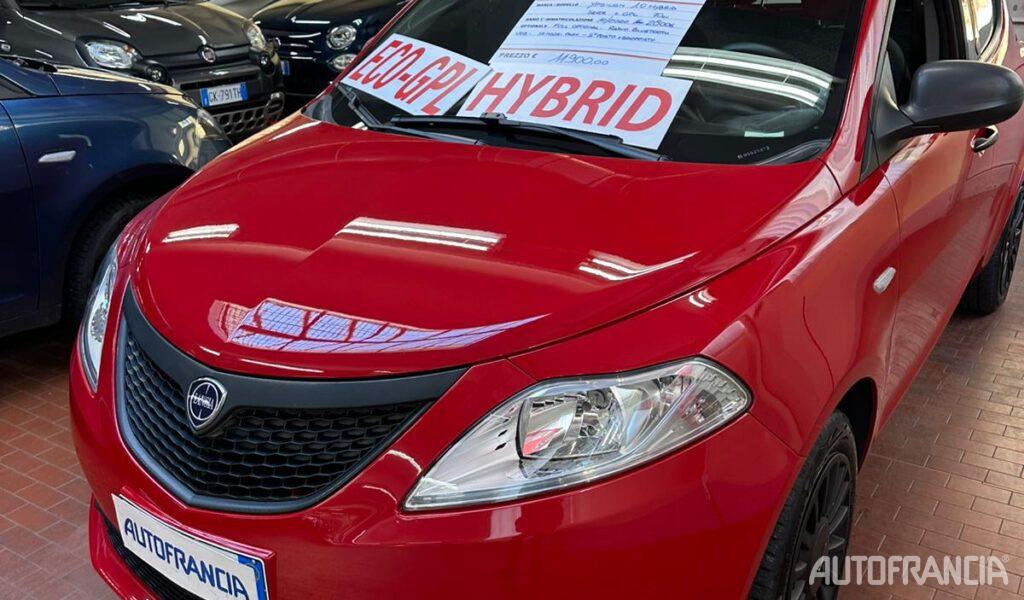 YPSILON 1.0 HYBRID SILVER GPL 70 CV